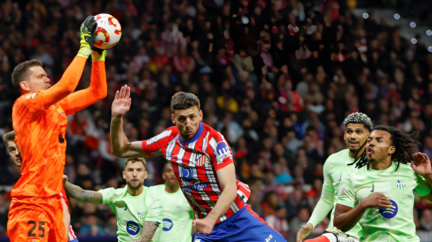 lol攻略-包含托特纳姆训练开放日，冲刺阶段迎来里程碑引欢呼，国王杯在即，球队文化再被提及的词条