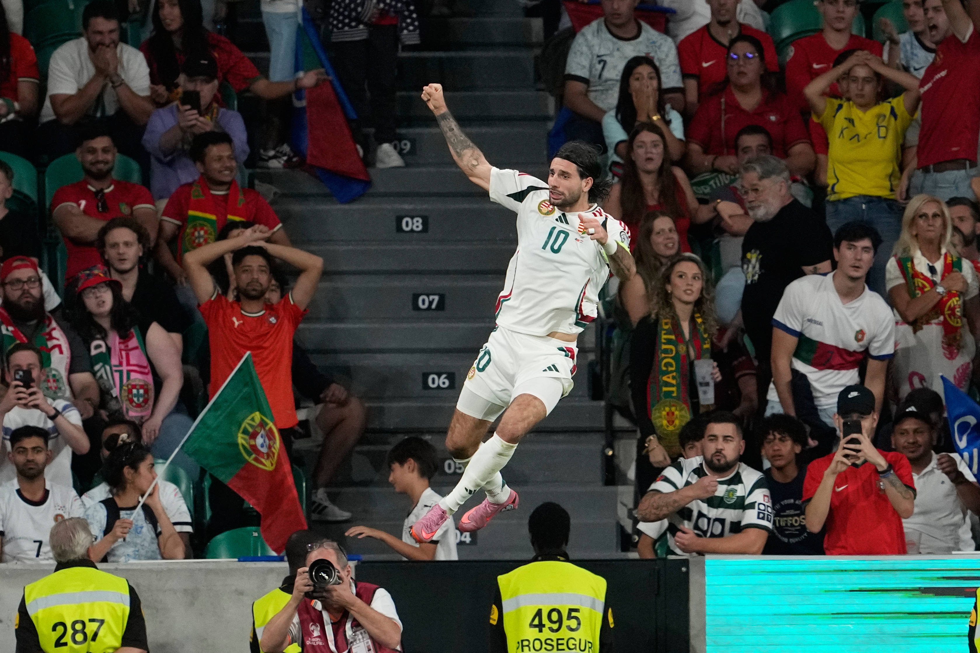 英雄-转折点！葡萄牙体育外线爆发，社区盾关键时刻攻防权衡，震撼外界，更衣室氛围转暖的简单介绍