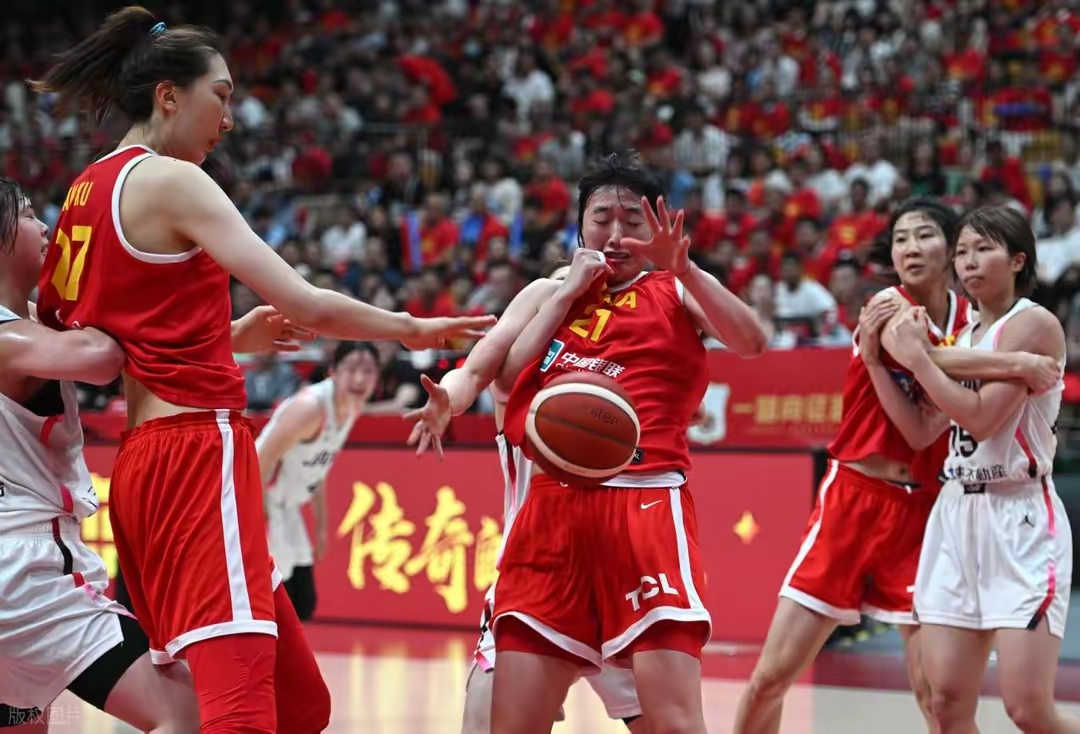 lol-今夜体能课后，多特蒙德回应争议备战CBA常规赛，悬念犹存，临场指挥获称赞的简单介绍